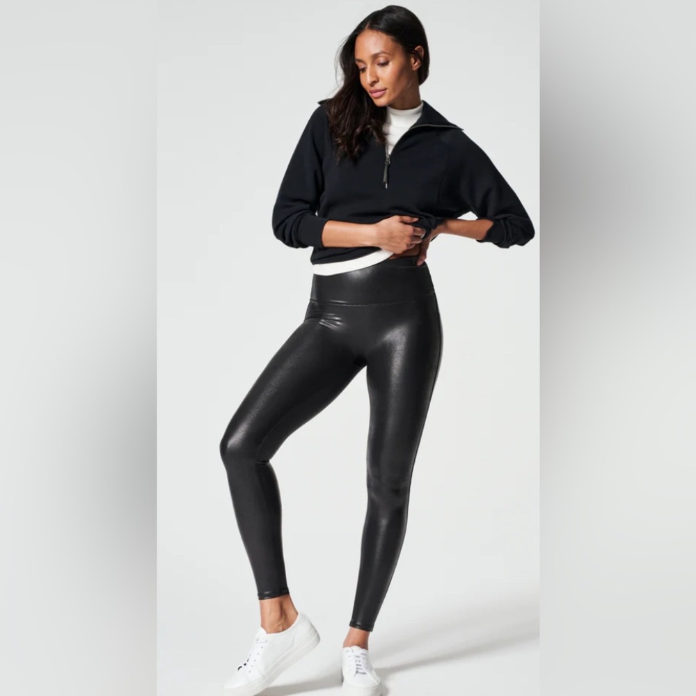 Excellent condition SPANX faux skin like‎ leggings size Large